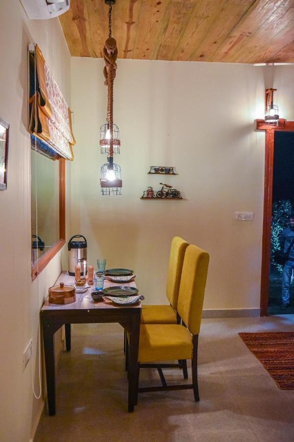 Hotel Tree Of Life Ecotainers Agra à Agra  Extérieur photo