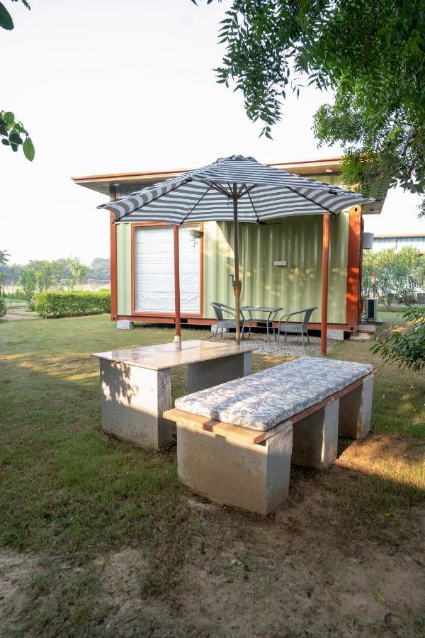 Hotel Tree Of Life Ecotainers Agra à Agra  Extérieur photo